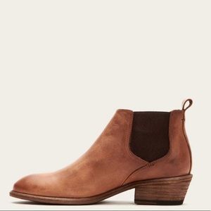 New Frye Carson Chelsea in Cognac